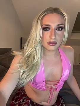 littlebambi26 online show from July 16, 2026, 10:40 pm