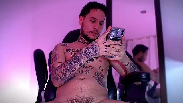 Junihn0 online show from September 27, 2025, 9:43 pm