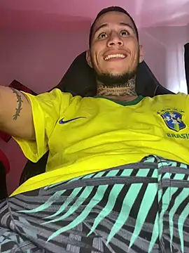 Junihn0 online show from January 27, 2025, 7:35 pm