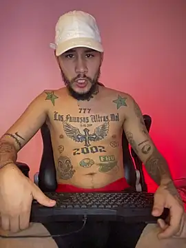 Junihn0 online show from November 14, 2025, 9:18 pm