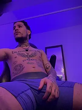 Junihn0 online show from October 15, 2025, 11:13 pm