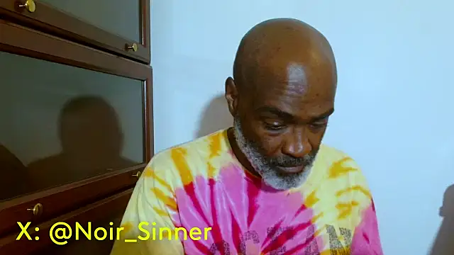 sinnernoir online show from May 19, 2026, 1:21 am