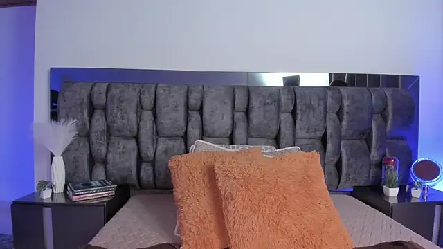 Snapshot of CarolHorny_1 chatting on September 14, 2025, 4:13 am CarolHorny 1 online show from September 14, 2025, 4:13 am