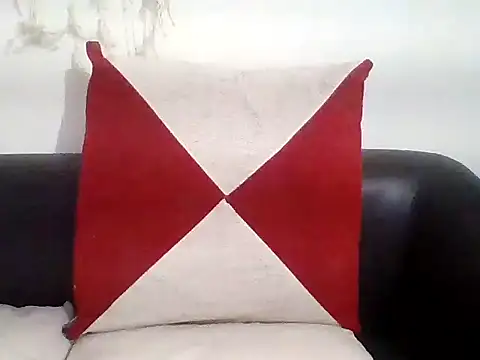 Tiny busty online show from September 15, 2025, 10:15 am