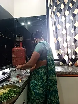 Snapshot of Cute-Aadhvita chatting on February 11, 2026, 3:39 am Cute-Aadhvita online show from February 11, 2026, 3:39 am