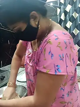 Snapshot of Cute-Aadhvita chatting on February 19, 2026, 1:24 am Cute-Aadhvita online show from February 19, 2026, 1:24 am