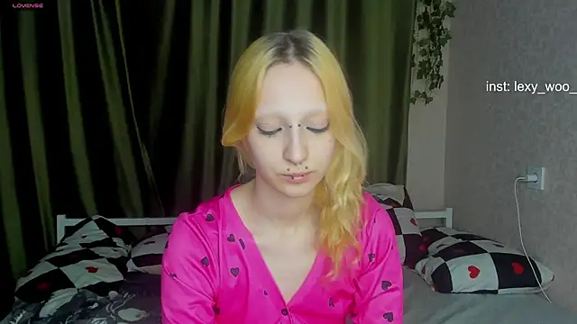 Lexy-Woorhez online show from April 14, 2026, 8:47 pm