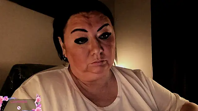 SexxyDreams1 online show from September 23, 2025, 3:02 am