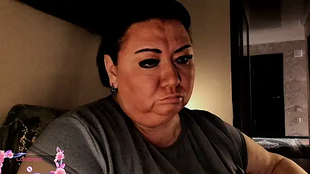 SexxyDreams1 online show from September 19, 2025, 5:00 am