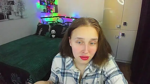 LinaTruly online show from March 11, 2026, 9:53 pm