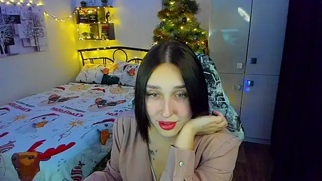 LinaTruly online show from December 18, 2025, 9:51 pm