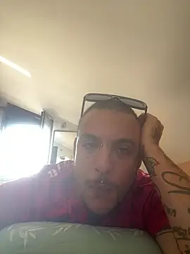 Snapshot of FTM98xxx chatting on July 9, 2026, 3:33 pm FTM98xxx online show from July 9, 2026, 3:33 pm