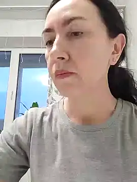 SweetBerryBella online show from February 3, 2025, 12:36 pm