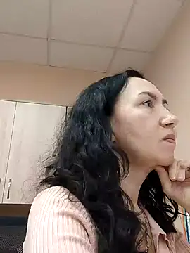 SweetBerryBella online show from January 30, 2025, 6:13 am