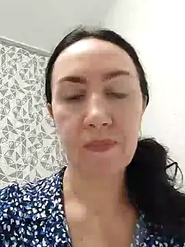 SweetBerryBella online show from February 17, 2025, 1:00 pm