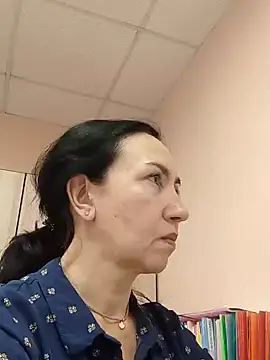 SweetBerryBella online show from February 7, 2025, 10:50 am