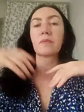 SweetBerryBella online show from February 24, 2025, 4:26 pm