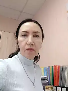 SweetBerryBella online show from March 18, 2025, 11:11 am