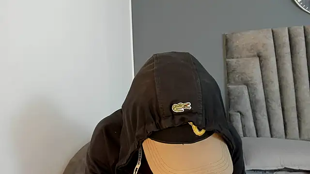 Snapshot of Robin_Rief chatting on December 14, 2025, 3:35 am Robin Rief online show from December 14, 2025, 3:35 am