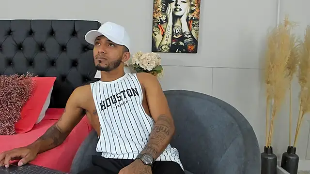 Snapshot of Robin_Rief chatting on March 20, 2025, 3:23 am Robin Rief online show from March 20, 2025, 3:23 am