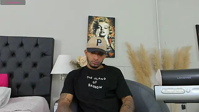 Snapshot of Robin_Rief chatting on March 12, 2025, 9:34 am Robin Rief online show from March 12, 2025, 9:34 am