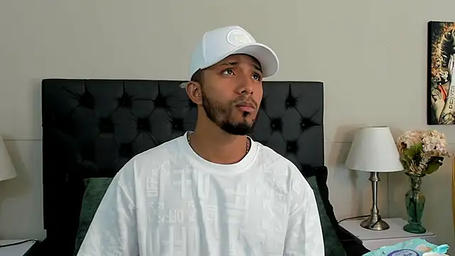 Snapshot of Robin_Rief chatting on September 14, 2025, 3:18 am Robin Rief online show from September 14, 2025, 3:18 am