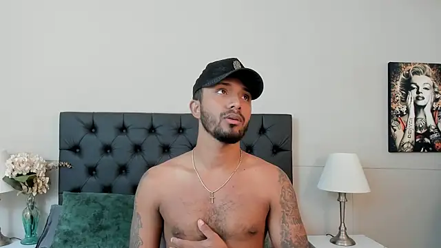 Snapshot of Robin_Rief chatting on September 24, 2025, 4:30 am Robin Rief online show from September 24, 2025, 4:30 am