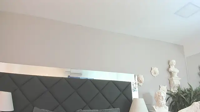 Snapshot of Robin_Rief chatting on November 19, 2025, 3:28 am Robin Rief online show from November 19, 2025, 3:28 am