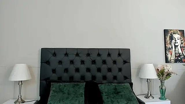 Snapshot of Robin_Rief chatting on September 15, 2025, 3:29 am Robin Rief online show from September 15, 2025, 3:29 am