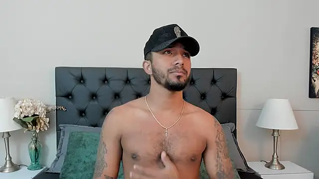 Snapshot of Robin_Rief chatting on September 23, 2025, 3:57 am Robin Rief online show from September 23, 2025, 3:57 am