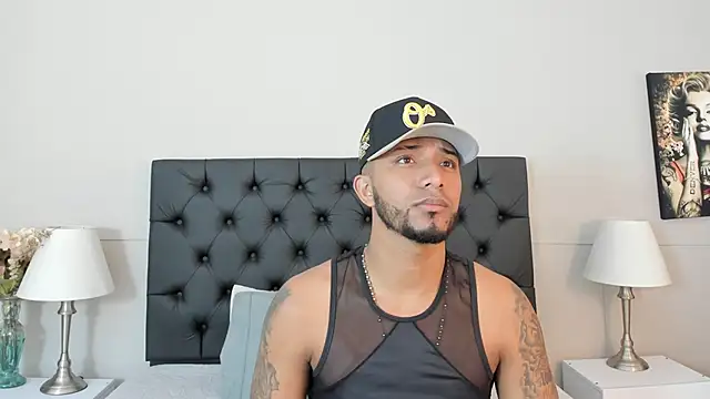 Snapshot of Robin_Rief chatting on October 7, 2025, 3:40 am Robin Rief online show from October 7, 2025, 3:40 am