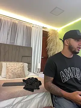 Snapshot of Robin_Rief chatting on December 20, 2025, 11:24 am Robin Rief online show from December 20, 2025, 11:24 am