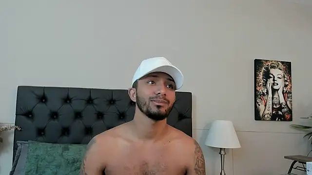 Snapshot of Robin_Rief chatting on September 20, 2025, 3:33 am Robin Rief online show from September 20, 2025, 3:33 am