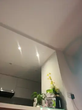 NicoleCut online show from April 17, 2026, 10:07 am