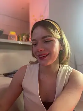 Snapshot of NicoleCut chatting on April 29, 2026, 9:24 am NicoleCut online show from April 29, 2026, 9:24 am