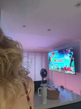 NicoleCut online show from April 12, 2026, 11:46 am