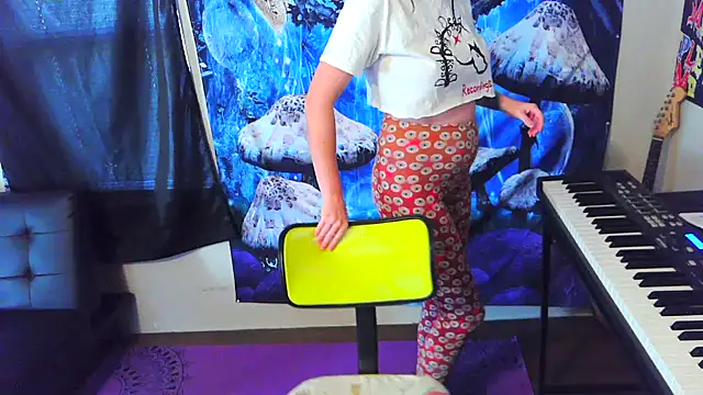  hellostormy  online show from November 3, 2025, 3:59 pm