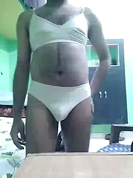 Snapshot of KUKU69XX chatting on December 18, 2024, 4:49 pm KUKU69XX online show from December 18, 2024, 4:49 pm