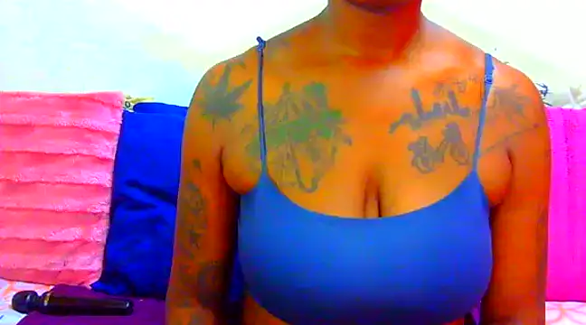 TattoedGoddessxx online show from February 16, 2025, 2:10 pm