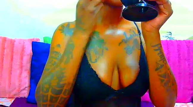 TattoedGoddessxx online show from March 16, 2025, 8:32 pm