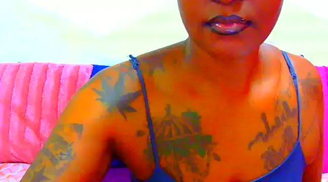 TattoedGoddessxx online show from February 15, 2025, 2:22 pm