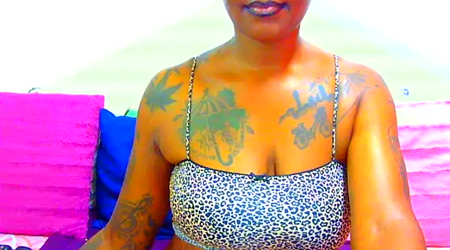 TattoedGoddessxx online show from March 2, 2025, 2:15 pm