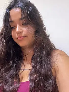 Ariana Pierce online show from May 17, 2026, 3:12 pm