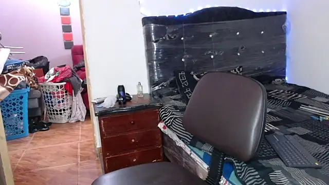 pervertsteens3 online show from November 11, 2025, 9:09 pm