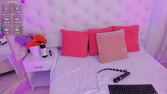 anchela-garcia1 online show from October 28, 2025, 2:27 pm