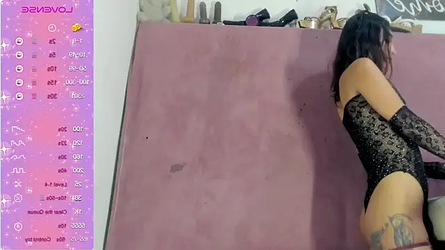 salomezanin online show from March 15, 2025, 7:59 pm