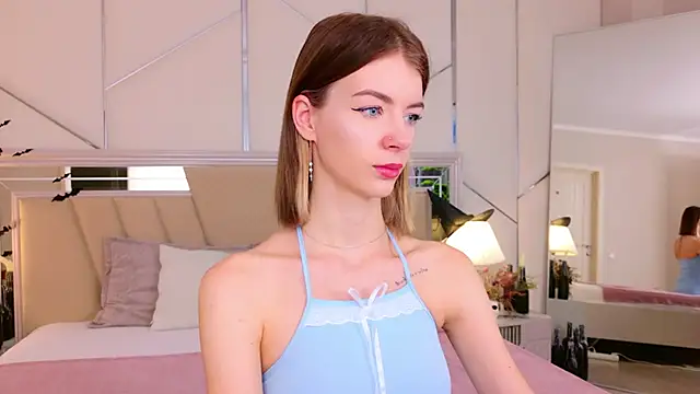 MeganMour online show from November 4, 2025, 4:55 pm