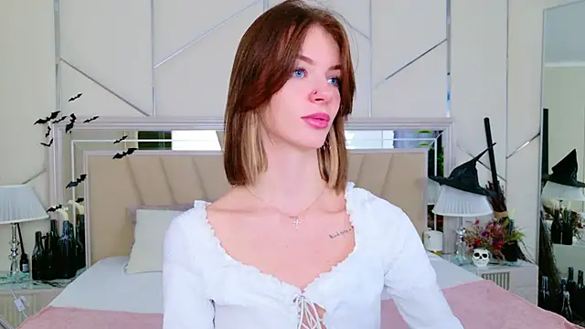 MeganMour online show from October 30, 2025, 5:10 pm