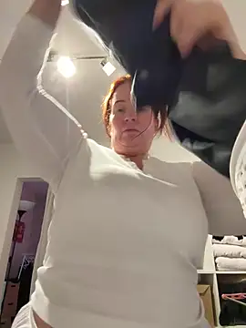 Engel mia online show from February 12, 2026, 1:11 pm