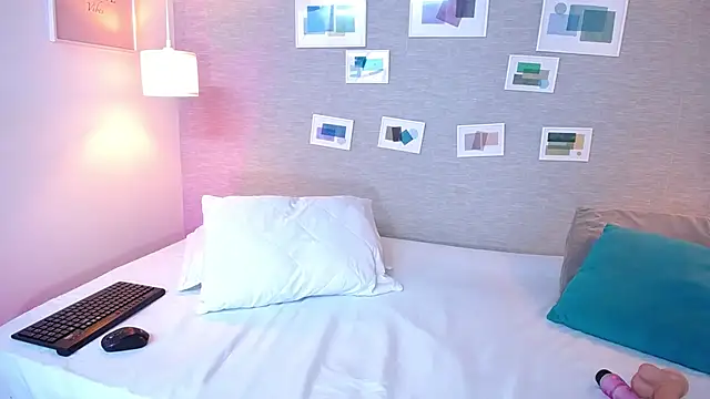 Snapshot of College_whore chatting on January 24, 2025, 1:36 pm College whore online show from January 24, 2025, 1:36 pm